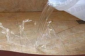 大名漏水维修 免砸砖防水材料该如何施工